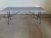Table rectangle 1.85cm x 0.75 cm (6 personnes)