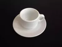 Tasse et sous tasse blanche