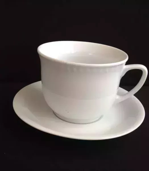 Tasse et sous tasse à déjeuner