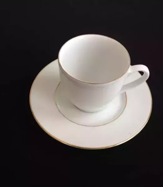 tasse_et_sous_tasse_liseret_or_(2).webp